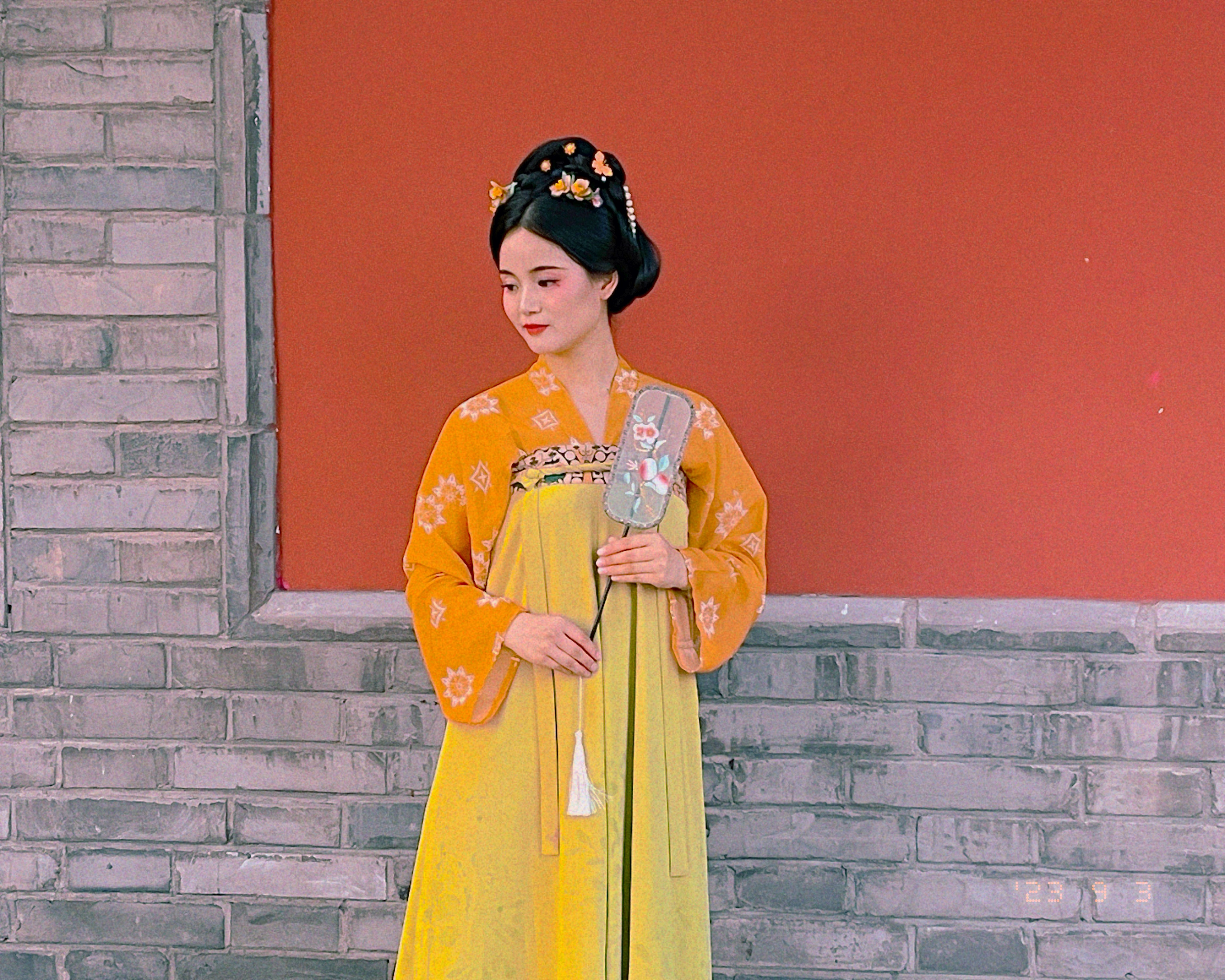 A girl stranger with Hanfu